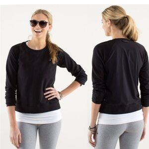 Lululemon Women’s Black Voyager Pullover.  Size 8